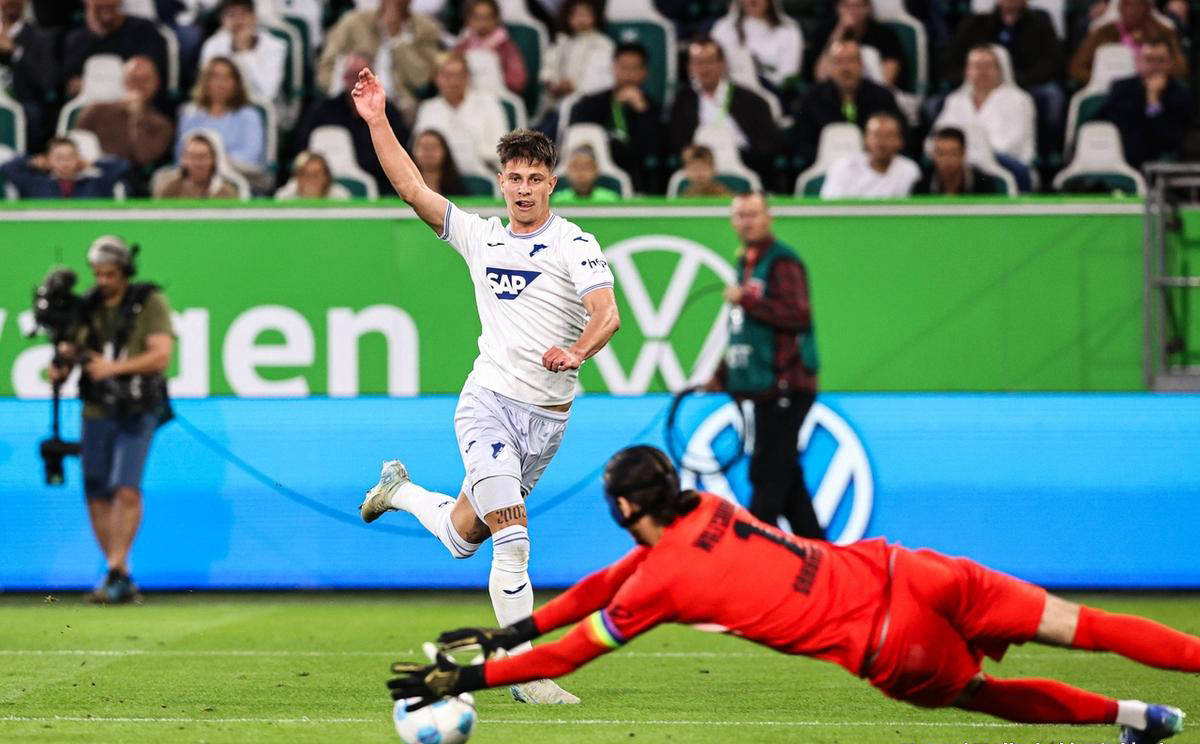 包含沃尔夫斯堡球队面临多方压力,球迷期待更好表现的词条 包含沃尔夫斯堡球队面临多方压力,球迷期待更好表现的词条